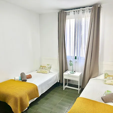 شقة 1the Location - Americas & Parking